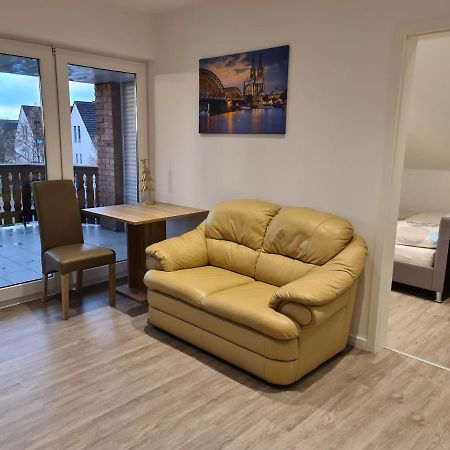 Ferienwohnung Mit Jacuzzi Naehe Flughafen Koeln Bonn ترويسدورف المظهر الخارجي الصورة