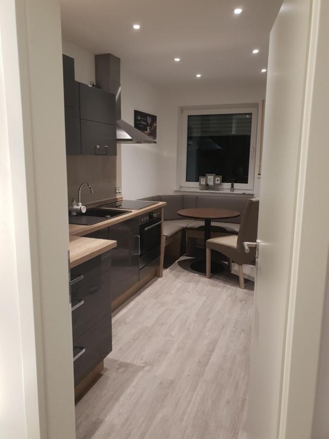 Ferienwohnung Mit Jacuzzi Naehe Flughafen Koeln Bonn ترويسدورف المظهر الخارجي الصورة
