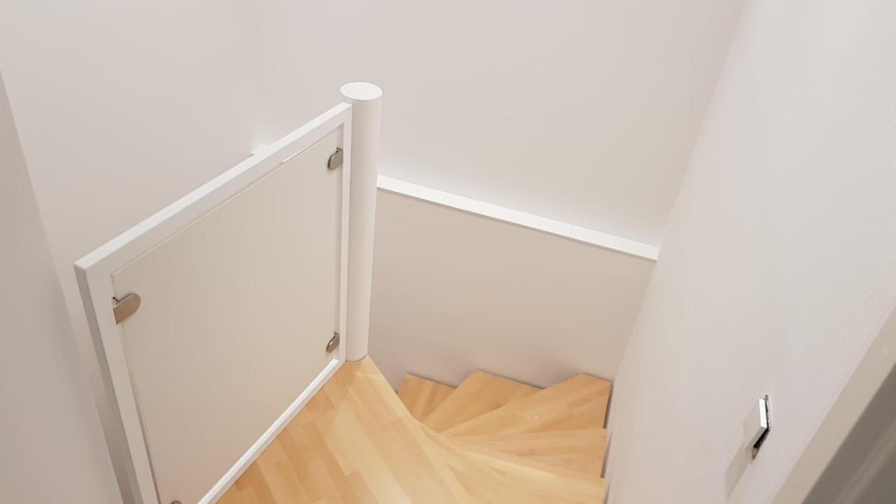 Ferienwohnung Mit Jacuzzi Naehe Flughafen Koeln Bonn ترويسدورف المظهر الخارجي الصورة